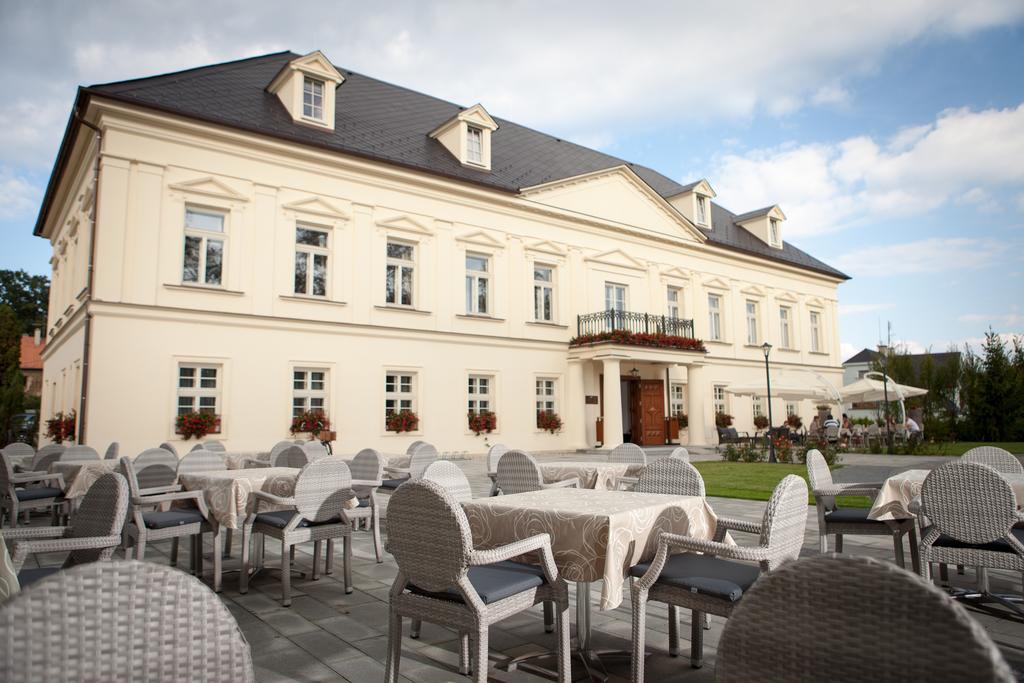 Hotel Zamecek Petrovice Petrovice u Karviné Exterior foto